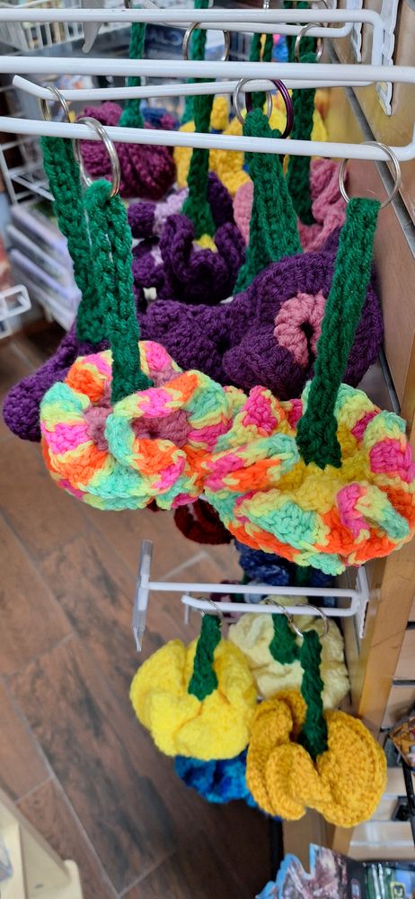Crochet Flower Keychain 3 colors